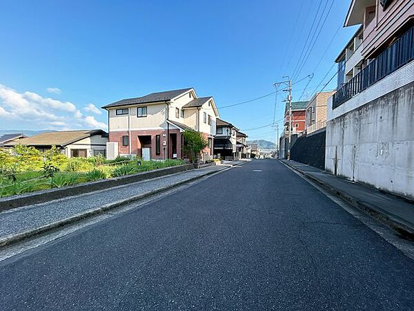 【リフォーム中】前面道路です。（6月28日撮影）