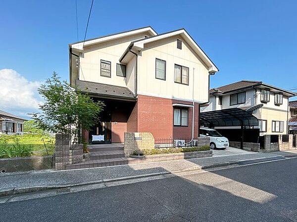 【リフォーム中】北西側から見た外観です。外壁屋根塗装を行います。（6月28日撮影）