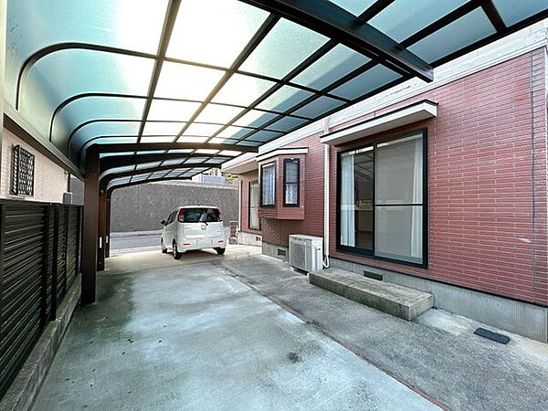 【リフォーム中】駐車場の別角度です。（6月28日撮影）