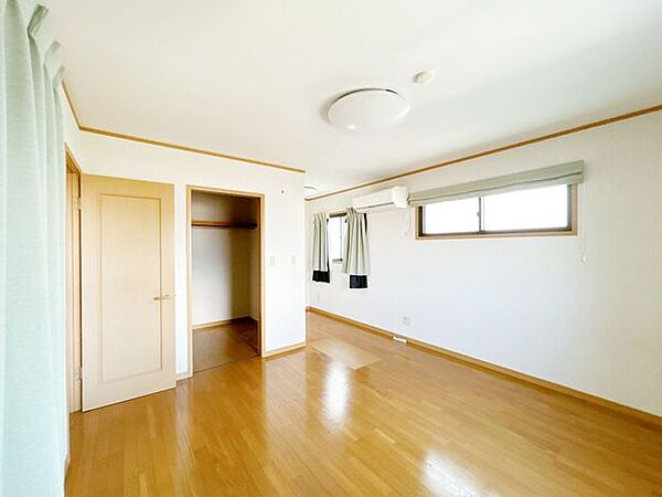 【リフォーム中】2階洋室約8帖になります。（6月28日撮影）