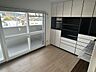 リビング/ダイニング：【リフォーム済】約14.8帖のLDKです。明るい色のフローリングを貼り、天井・壁クロスの張替えを行いました。