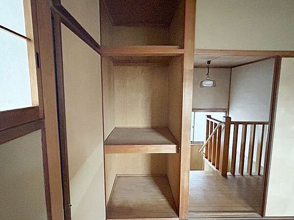 【現況販売】2階南側和室収納