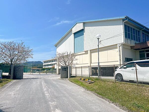 【周辺施設/小学校】余田小学校まで約600ｍ
