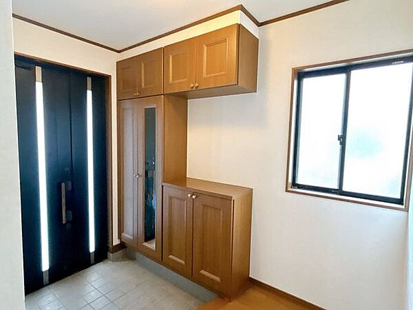 【5月24日まで現況販売】玄関内ホールの写真です。