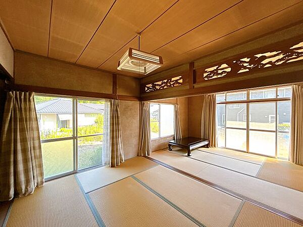 【8月23日まで現況販売】1階に南側・北側和室の様子です。