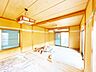 室内：【リフォーム中】【10月9日撮影】約8帖の洋室になる予定です。お気に入りのものに包まれて過ごす、自分だけの落ち着ける場所になりそうですね。