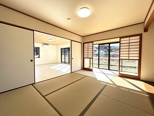【リフォーム済】1階和室は畳表替え、天井壁クロス張替しました。