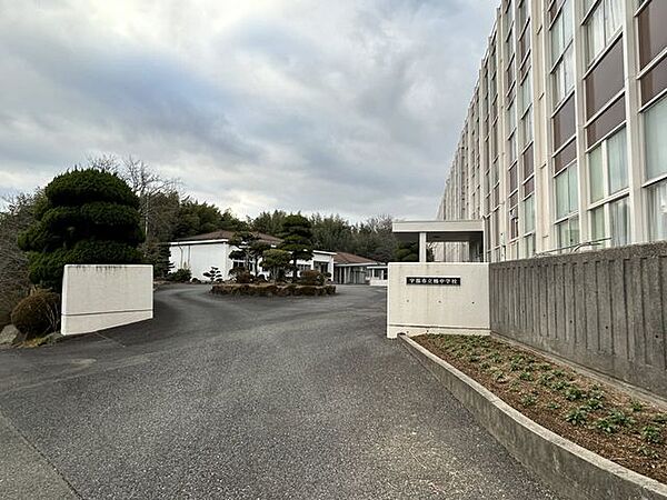 楠中学校まで1700ｍ（徒歩22分）