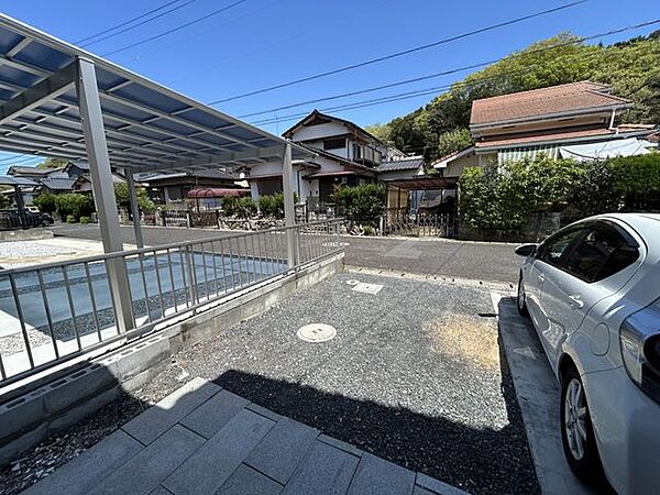 【リフォーム済】お庭にありました既存車庫は解体して並列駐車ができるようになりました。