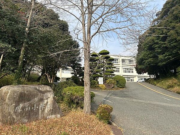 厚南小学校まで1.1km（徒歩14分） 1100m
