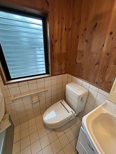 【リフォーム済】トイレはクリーニングをいたしました。
