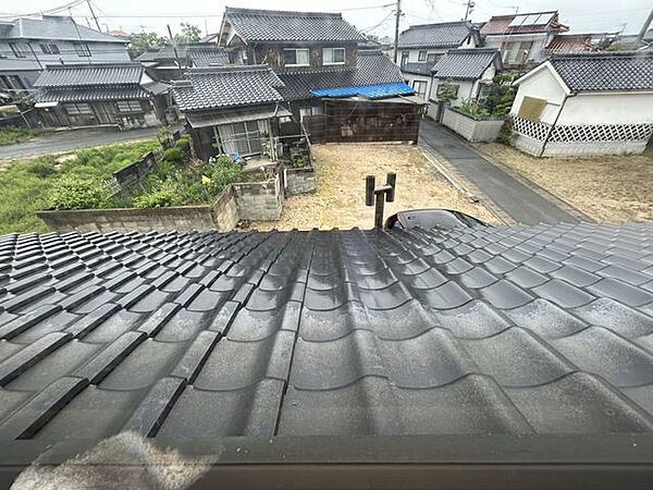 【現況販売】瓦の様子です。雨漏れは現状ございません。