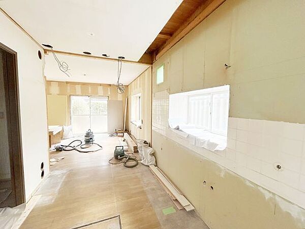【リフォーム中】キッチンは撤去し、場所を変えて対面キッチンとなります。