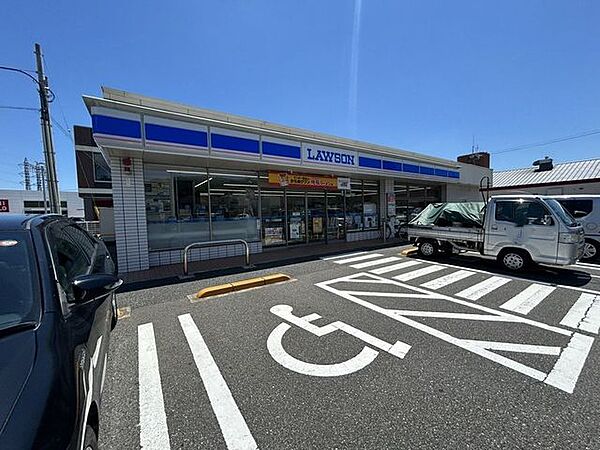 コンビニ ローソン長府才川一丁目店様まで約750ｍ。