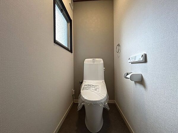 【リフォーム済】トイレはウォシュレット付きのTOTO製に新品交換しました。