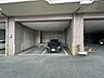 駐車場：【駐車場】1台分の駐車場スペースを確保しています。屋根があり、雨をしのげます。