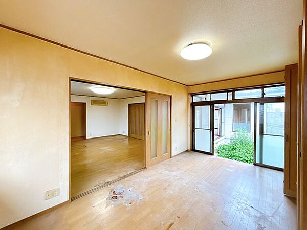 【リフォーム前】1階7.5帖洋室です。