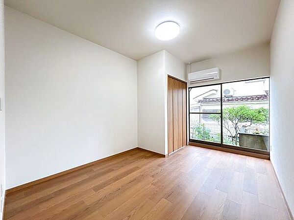 【リフォーム済】1階5.25帖洋室です。和室から使いやすい洋室に間取り変更しました。