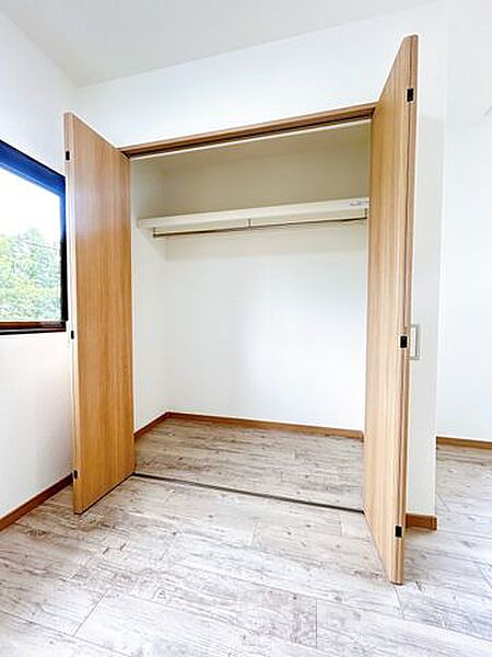 【リフォーム済】2階約7.5帖洋室にクローゼットを新設しました。