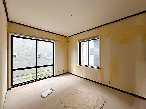 【リフォーム中9/19撮影】1階洋室写真です。和室から洋室へ変更します。