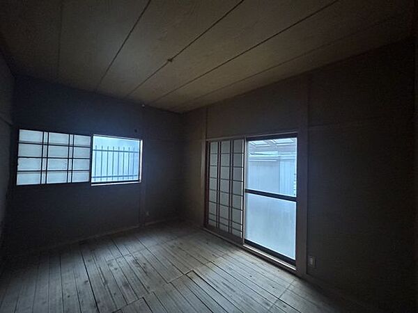 【リフォーム中9/10撮影】約6帖洋室に変更予定の和室です。床はフローリング、壁天井はクロス仕上げ予定です。