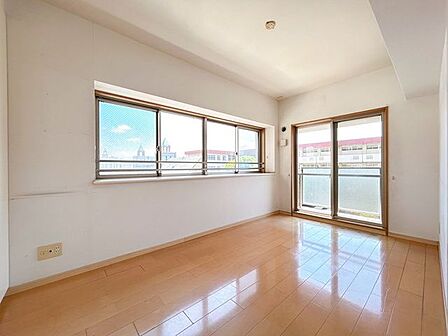 【リフォーム前】北東側洋室約6.6帖