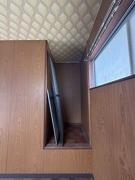 【リフォーム予定】2階東側洋室にはオープン収納を設置予定です。