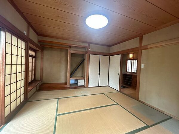 【リフォーム予定】1階洋室です。壁・天井はクロスを張替え、床はフロアタイルで仕上げていきます。また、照明はLED照明に変更して、清潔な空間に仕上げていきます。