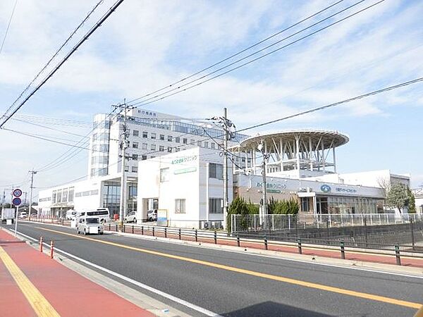 新行橋病院まで車約3分。 1300m