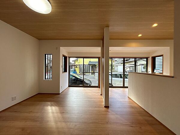 【リフォーム済】広縁部分は、間取り変更でLDKに取り込みました。