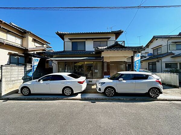 【リフォーム済】庭木伐根し、駐車スペースを作りました。土間と砕石で仕上げました。