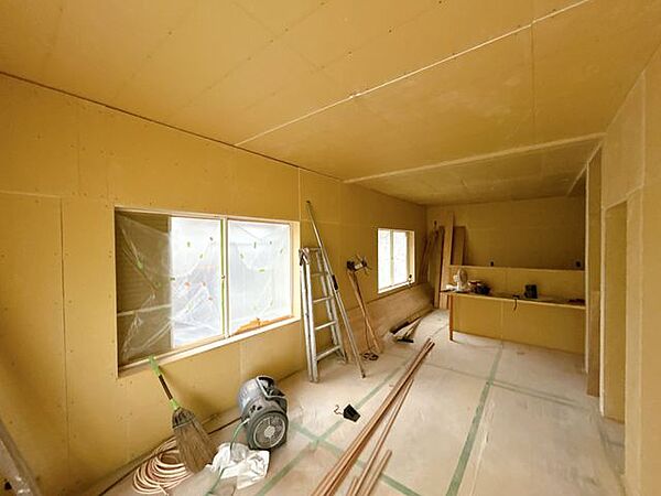 【リフォーム中】続き間の和室を解体し、床フロア張替、天井・壁クロス張替を行い、約14帖のLDKに仕上げます。