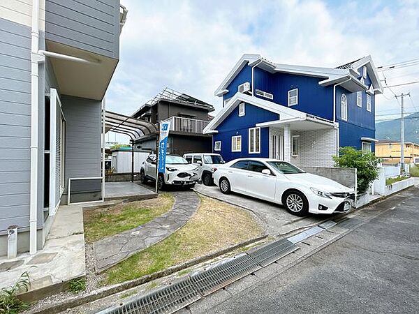 【リフォーム済】駐車場は3-4台駐車可能です。倉庫を解体しました。