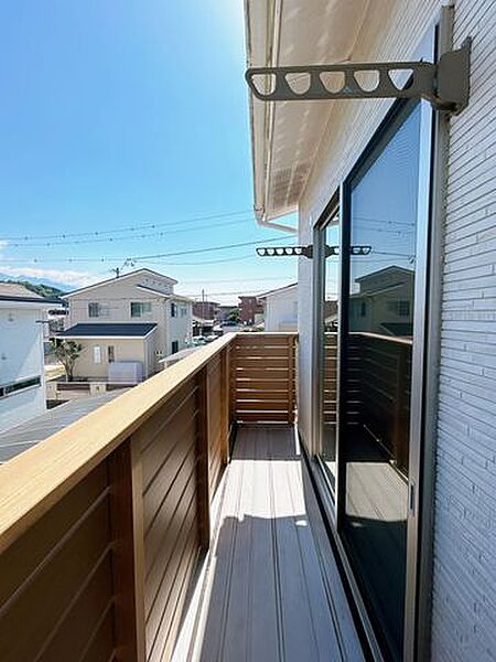 【リフォーム済】バルコニーはクリーニングを行いました。