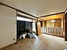 リビング/ダイニング：【リフォーム中】南側和室はLDKに変更予定です。クロス張り替え、フロア重ね張り、照明交換をおこないます。