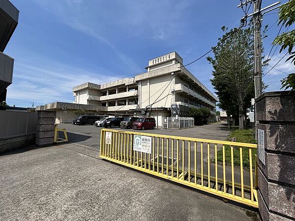 新居浜市立金子小学校まで約60ｍ（徒歩約1分）