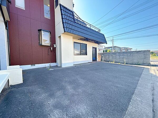 【リフォーム済】駐車場は拡張工事を行いました。
