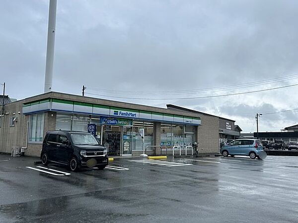 【コンビニ】ファミリーマート今治東村一丁目店まで約300ｍ（徒歩約4分）です。