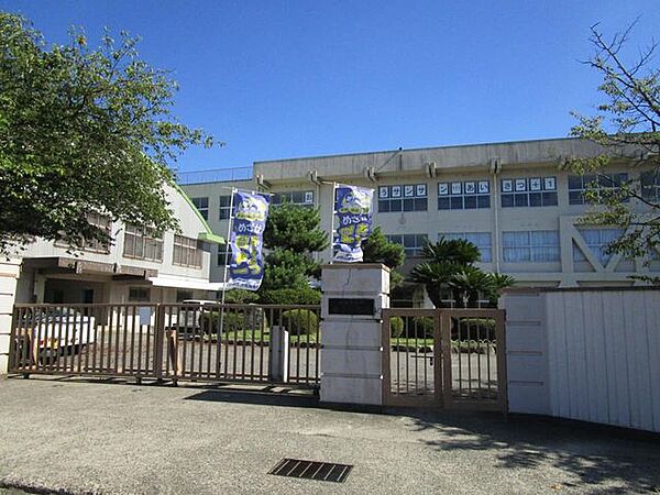 新居浜市立南 【小学校】金子小学校まで約1900メートル(徒歩約23分)です。 500m