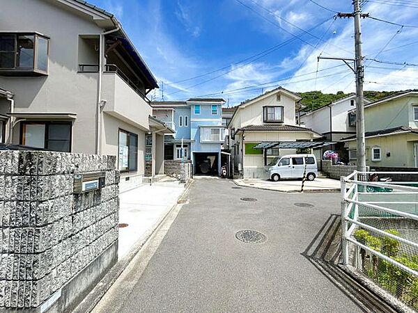【前面道路】前面道路は幅員約4mございます。