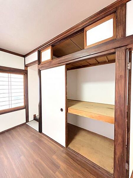 【リフォーム済】1階和室収納は襖の張替をおこないました。