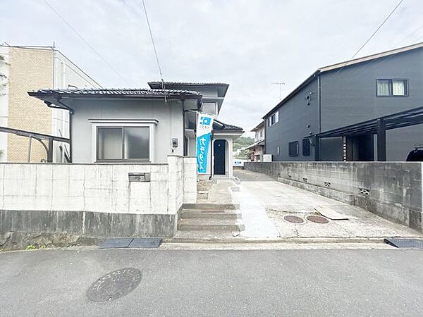 価格には消費税、リフォーム費用を含みます。内覧希望の方はお電話ください。