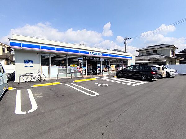 ローソン伊予砥部麻生店まで約550m（徒歩約7分）。