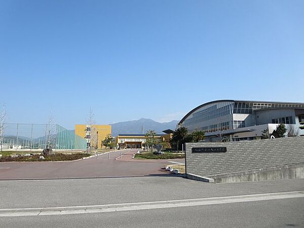 【周辺環境】北条北中学校まで約1300ｍ（徒歩約17分）。