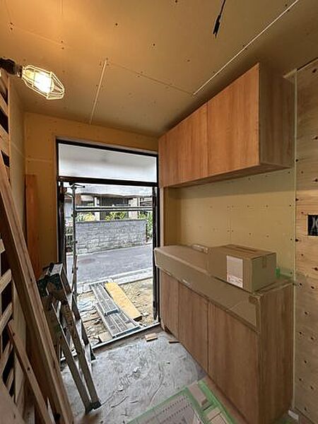 【リフォーム中】玄関ホールはクロスの張替をおこないます。