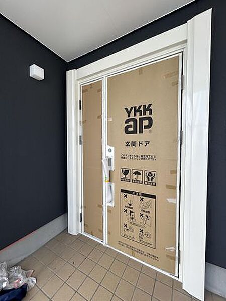 【リフォーム中】玄関ドアは交換予定です。