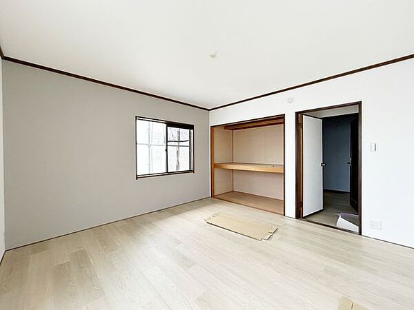 【リフォーム中】2階西側和室はフロアタイル・クロスの張替をおこない洋室に変更します。