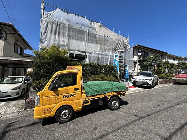 【リフォーム中】駐車場拡張、外壁屋根塗装をおこないます。