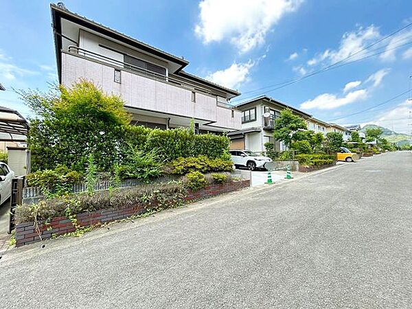 【リフォーム中】駐車場拡張、外壁屋根塗装をおこないます。
