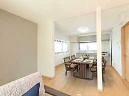 高松市亀田南町　戸建て 3LDKのリビング/ダイニング